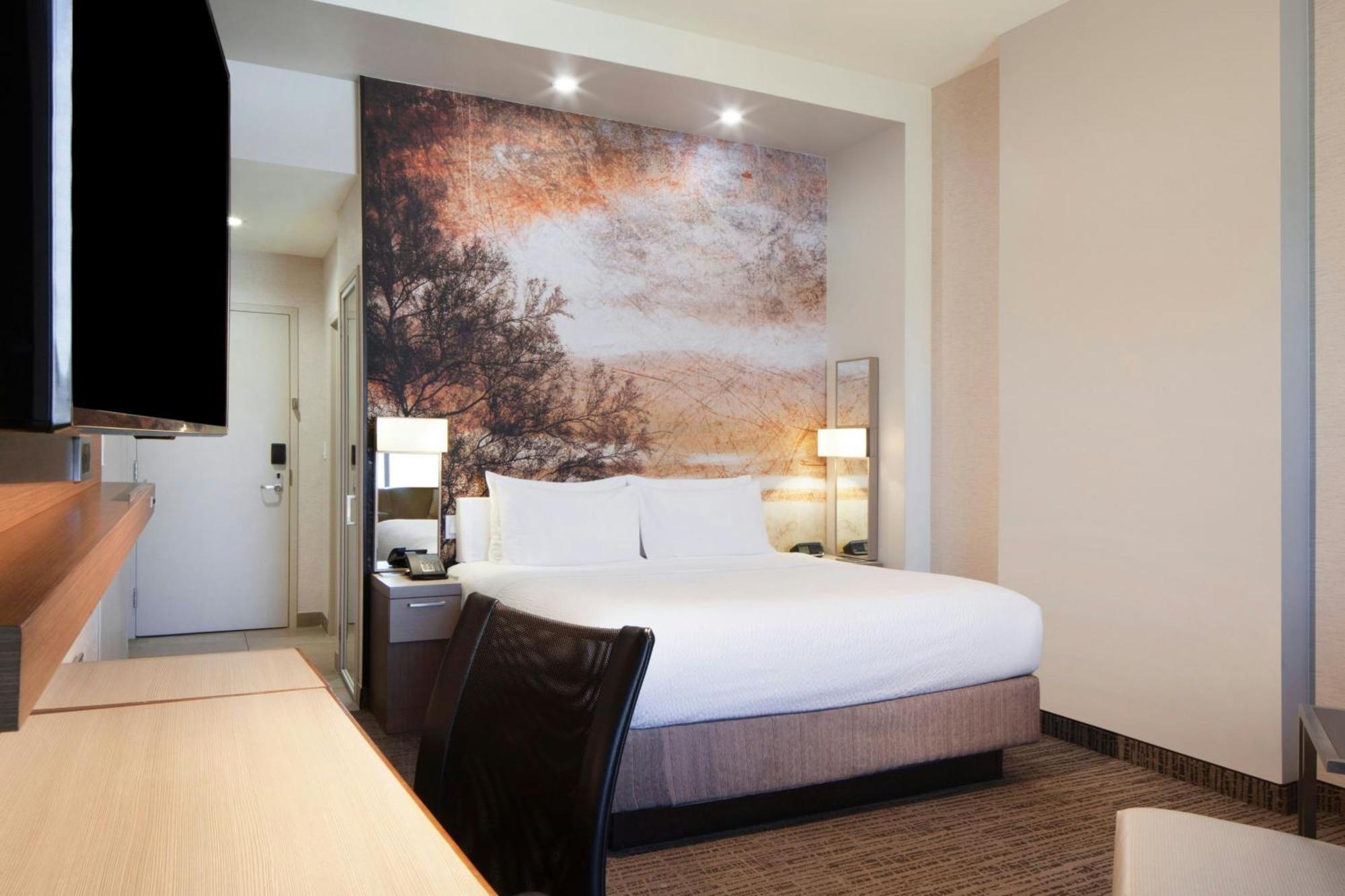 Courtyard By Marriott Downtown/convention Center Hotel 3*