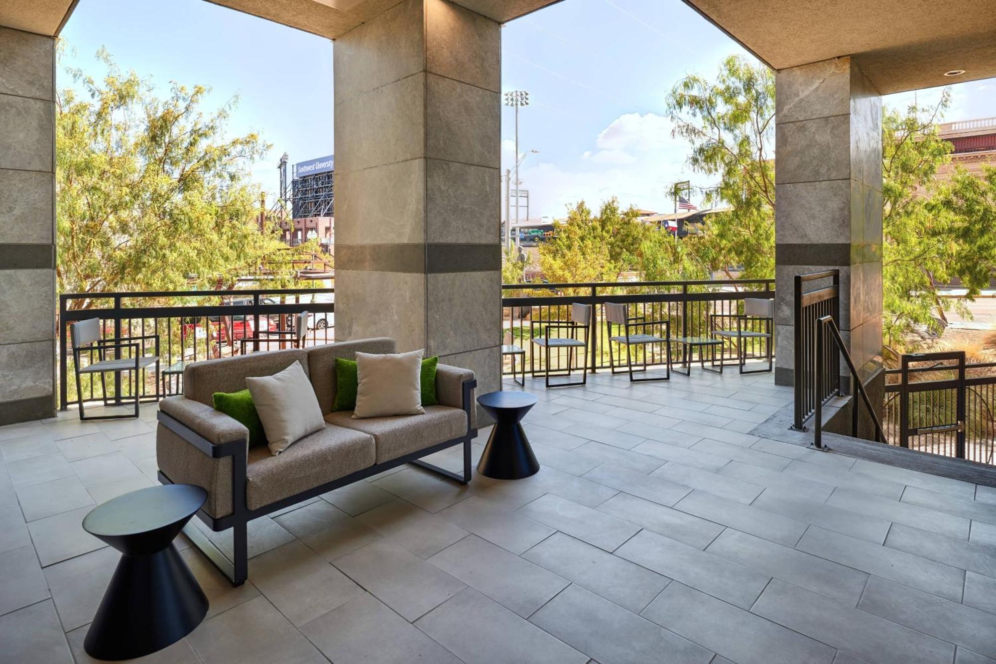 Courtyard By Marriott Downtown/convention Center 3*